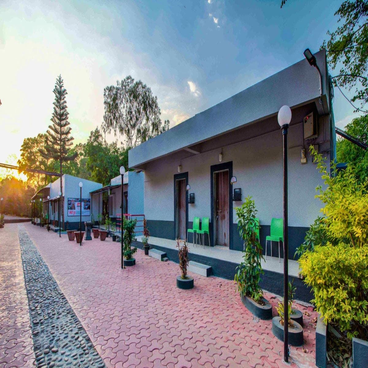 prakruti Ayurvedic Health Resort, Sataran